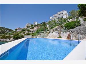 Vila Sine Split a Trogir riviéra, Rozloha 140,00 m2, Ubytovanie s bazénom, Vzdušná vzdialenosť od mora 30 m