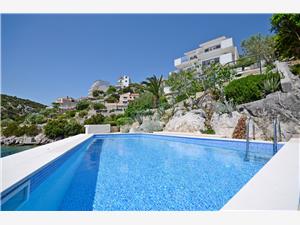 Villa Sine Split och Trogirs Riviera, Storlek 140,00 m2, Privat boende med pool, Luftavstånd till havet 30 m