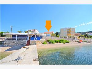 Beachfront accommodation Kvarners islands,Book  Marinko From 77 €