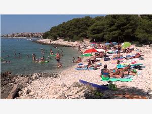 Beachfront accommodation Split and Trogir riviera,Book  Dane From 71 €