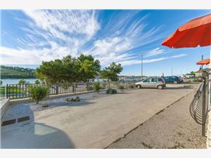 Accommodatie aan zee Split en Trogir Riviera,Reserveren  Two Vanaf 71 €