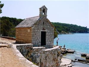 Apartment Middle Dalmatian islands,Book  Deni From 105 €