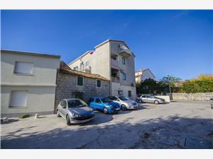 Apartmaji Mijo Split in Riviera Trogir, Kvadratura 30,00 m2, Oddaljenost od morja 30 m, Oddaljenost od centra 400 m