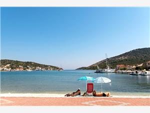 Stenen huize Split en Trogir Riviera,Reserveren  Ante Vanaf 164 €
