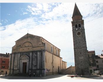 Kerk van de Assumptie van de Maagd Maria en Sint Pelegrio