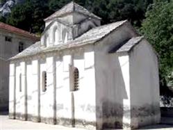 Kostel sv. Petra Zarace - ostrov Hvar Kostol