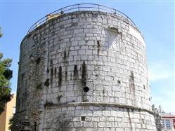 La tour ronde  Monuments