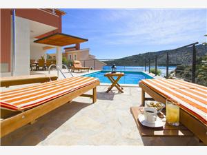 Alloggi con piscina Riviera di Šibenik (Sebenico),Prenoti  Kamelicina Da 800 €