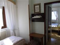 Room S2, for 3 persons