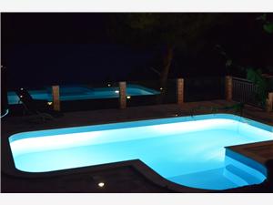 Hus Villa Ivo Poljica, Storlek 300,00 m2, Privat boende med pool, Luftavstånd till havet 40 m