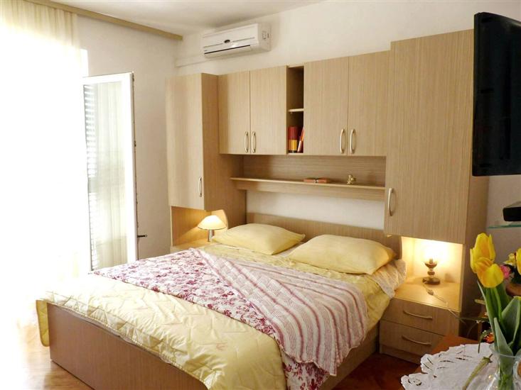 Room S2, for 2 persons