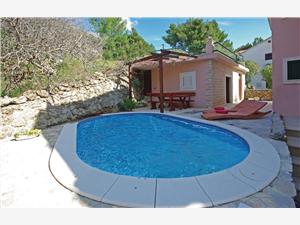 House Ivan Mimice, Size 130.00 m2, Accommodation with pool, Airline distance to the sea 100 m