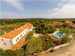Huis Helena Blauw Istrië, Kwadratuur 92,00 m2, Accommodatie met zwembad, Lucht afstand naar het centrum 300 m