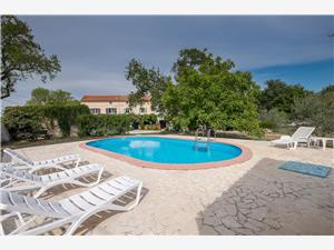 Maison Helena Istrie, Superficie 92,00 m2, Hébergement avec piscine, Distance (vol d'oiseau) jusqu'au centre ville 300 m