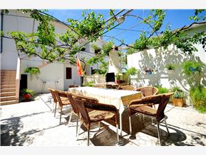 Apartment North Dalmatian islands,Book  Luna From 54 €