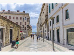 Appartement Split en Trogir Riviera,Reserveren  town Vanaf 57 €