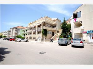 Apartmani Pero Makarska, Kvadratura 33,00 m2, Zračna udaljenost od centra mjesta 700 m