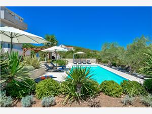 Apartments Villa Ana Kukljica, Size 40.00 m2, Accommodation with pool, Airline distance to town centre 200 m