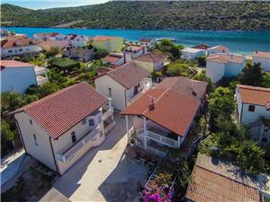 House Lucija Sibenik Riviera, Size 120.00 m2, Airline distance to the sea 40 m