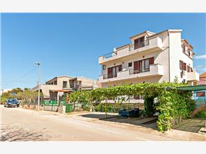 Apartment and Rooms SaNja Vodice Vodice, Size 25.00 m2, Airline distance to town centre 450 m