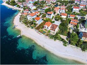 Apartamenty Kovacevic Dalmacja, Powierzchnia 80,00 m2, Odległość do morze mierzona drogą powietrzną wynosi 20 m