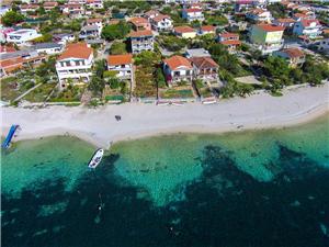 Boende vid strandkanten Šibeniks Riviera,Boka  Milan Från 724 SEK