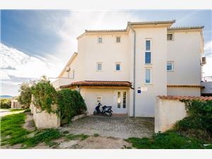 Apartmaji Danilo Liznjan, Kvadratura 26,00 m2, Oddaljenost od centra 500 m