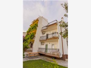 Appartement Split en Trogir Riviera,Reserveren  Filip Vanaf 71 €