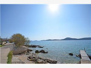 Apartments Islandbreeze Prvic Sepurine, Stone house, Size 30.00 m2, Airline distance to the sea 10 m