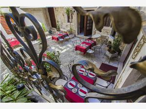 Appartement Split en Trogir Riviera,Reserveren  Derossi Vanaf 109 €