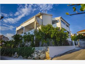 Lägenhet Split och Trogirs Riviera,Boka  IVE Från 1245 SEK