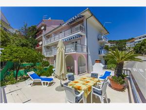 Apartment Middle Dalmatian islands,Book  Zvonimir From 92 €