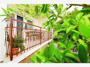 Appartement Split en Trogir Riviera,Reserveren  Anica Vanaf 114 €
