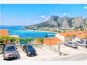 Apartments Tomislav Omis, Size 50.00 m2, Airline distance to the sea 270 m, Airline distance to town centre 600 m