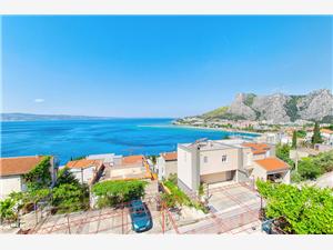 Apartments Tomislav Omis, Size 50.00 m2, Airline distance to the sea 270 m, Airline distance to town centre 600 m