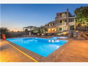 Alloggi con piscina Riviera di Spalato e Trogir (Traù),Prenoti  Boulder Da 430 €