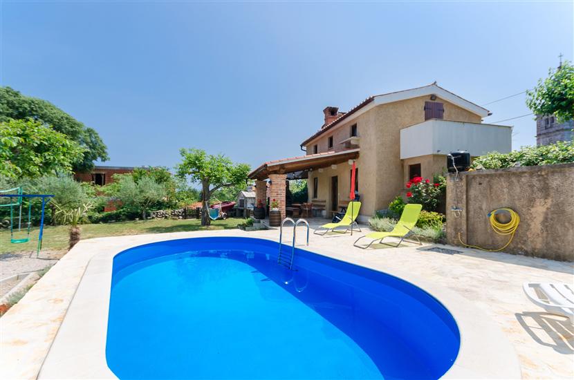 Huis Poljica with a pool
