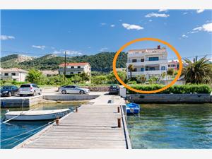 Apartment Kvarners islands,Book  Barbat From 79 €