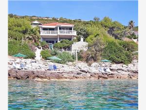 Appartements Ružica Vis - île de Vis, Superficie 50,00 m2, Distance (vol d'oiseau) jusque la mer 10 m