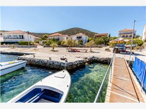 Boende vid strandkanten Split och Trogirs Riviera,Boka  Nemo Från 1142 SEK