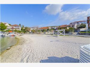 Apartment Split and Trogir riviera,Book  Karlo From 100 €
