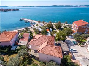 Ferienwohnung Bepo Zadar Riviera, Größe 16,00 m2, Luftlinie bis zum Meer 5 m, Entfernung vom Ortszentrum (Luftlinie) 200 m