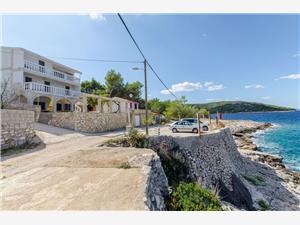 Appartement Barba Rogac - île de Solta, Superficie 82,00 m2, Distance (vol d'oiseau) jusque la mer 20 m, Distance (vol d'oiseau) jusqu'au centre ville 800 m