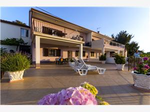 Appartement Split en Trogir Riviera,Reserveren  Marijana Vanaf 80 €
