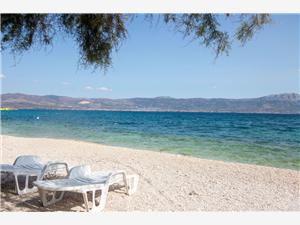 Apartments Bosiljka Slatine (Ciovo), Size 35.00 m2, Airline distance to the sea 50 m, Airline distance to town centre 300 m