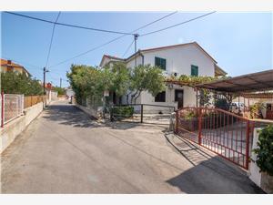 Apartment and Rooms Ruža Trogir, Size 16.00 m2, Airline distance to town centre 500 m