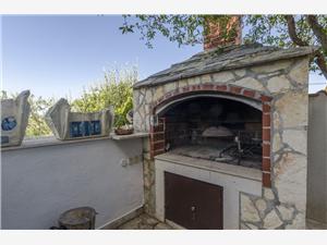 Appartement Midden Dalmatische eilanden,Reserveren  Denis Vanaf 50 €