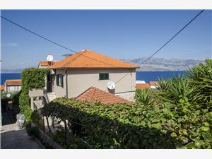 Apartment Middle Dalmatian islands,Book  Ita From 78 €