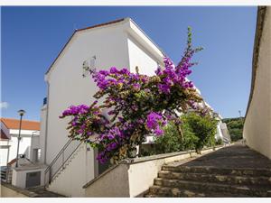 Apartment Middle Dalmatian islands,Book  Tatjana From 78 €