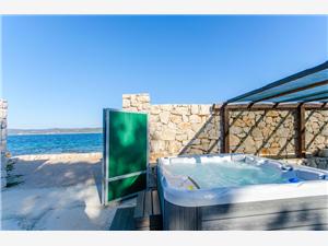 Remote cottage Middle Dalmatian islands,Book  Merica From 180 €